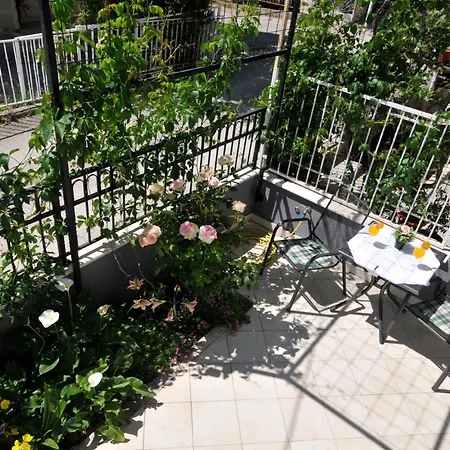 Apartments Roza Trogir Exterior foto