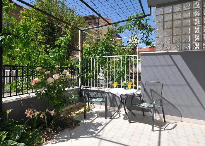 Apartments Roza