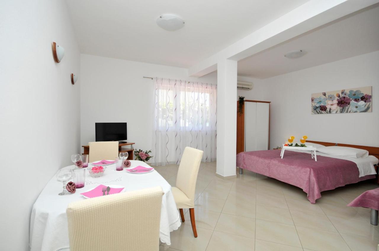 Roza Apartment